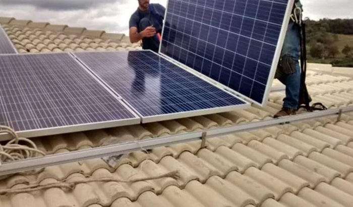 benefícios instalar kit energia solar construção implasolar